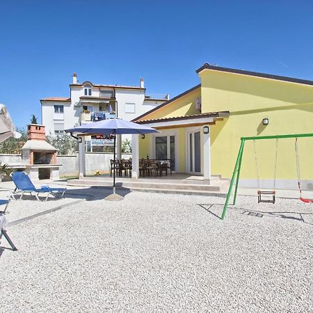 Holiday House Valnessa Медулин Екстериор снимка